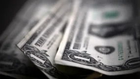 亚洲货币普遍走强,美元小幅回落,市场焦点转向中美贸易进展及即将召开的美联储会议。