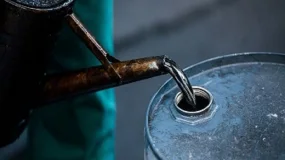 RG 资讯 | 高盛：供需失衡加剧，油价跌势将持续至2026年