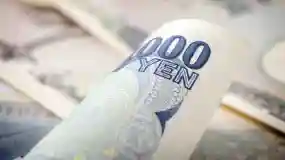 RG 资讯 | 日本加息预期引发全球市场震荡, 比特币一度跌破8.5万关口