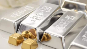 黄金、白银齐创历史新高，地缘局势紧张叠加降息预期，贵金属或再迎强势上涨周期