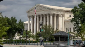 FXTRADING 财经看点（亚太区01/13）美国司法传票直指美联储主席，政治博弈升级冲击货币政策独立性