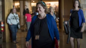 FXCG : 美联储主席保尔森重申，她预计2026年晚些时候将小幅降息