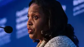 FXCG - 美联储主席丽莎·库克表示，央行必须保持通胀可信度