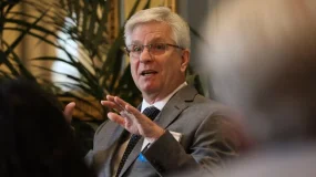 RG 资讯 | 美联储理事沃勒：若非农疲软，3月将投票支持降息