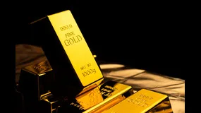 Gold Gains on Safe-Haven Bid and Tariff Turmoil