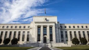 美联储降息预期减弱,为何加息讨论再度浮现?