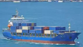 胡塞武装参战升级，布伦特原油飙升至120美元！红海航运风险激增，或重演霍尔木兹海峡危机