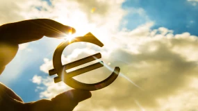 欧元区服务业PMI创十个月新低