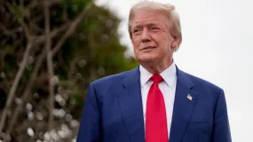特朗普考虑在中期选举前下调资本利得税,试图以减税政策提振市场信心,并争取选民支持。