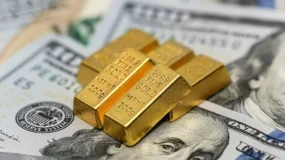 QUBE MARKETS 10.28 汇评|美元走强压制黄金,原油受胡塞袭击推高,聚焦美联储决议